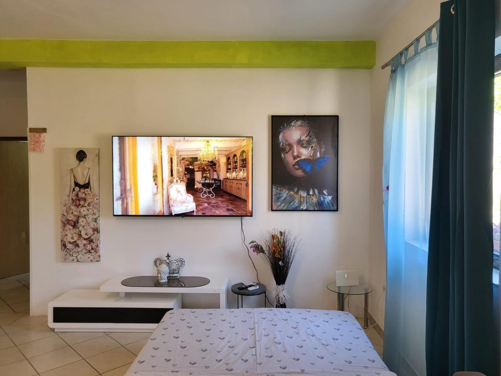 Apartments Pula With Private Parking Self Check In Exterior photo