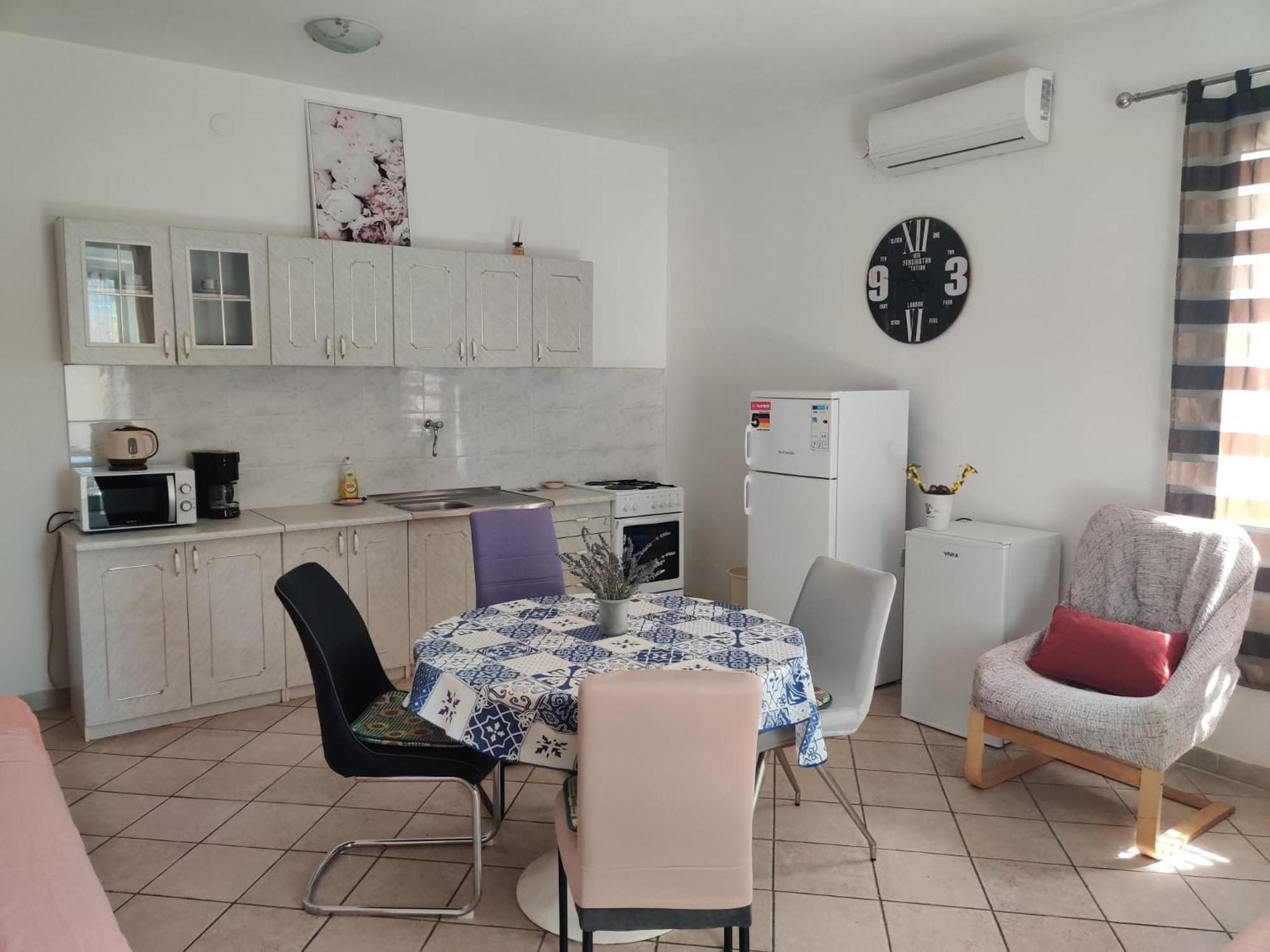 Apartments Pula With Private Parking Self Check In Exterior photo